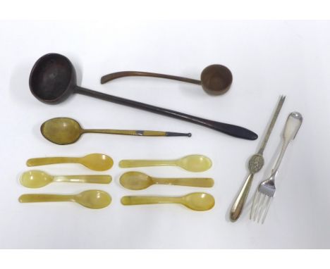 Epns lobster pick, silver mounted horn spoon, treen ladle and another smaller ladle and a group of jorn spoons and an Epns fo
