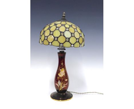 Carltonware Rouge Royale table lamp with a Tiffany style glass shade, 43cm 