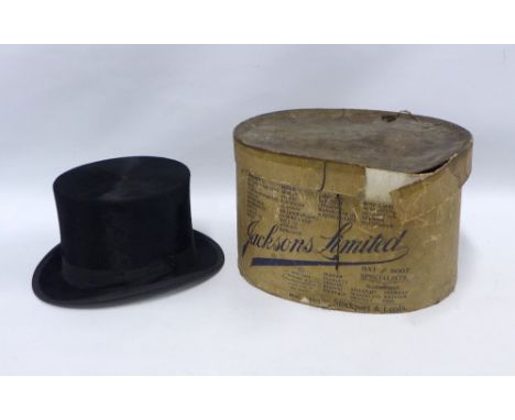 'Extra Light' black top hat, interior dimensions 19 x 15cm, in card box 