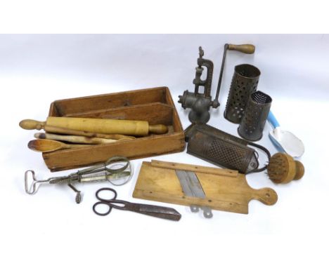 Quantity of vintage kitchenalia, including a cutlery tray, graters, grinder, scissors, hand whisk etc 