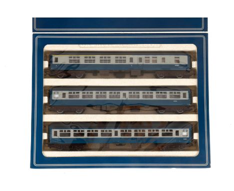 Hornby Wagen-Set R 089, Spur H0, 3-teilig, Alterungsspuren, im leicht besch. OK, Z 2