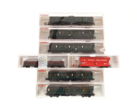 7 Fleischmann Wagen, Spur H0, darunter 5084, 5085, 5086, 5087, 5088 und 552301, Alterungsspuren, je im tw besch. OK, meist Z 