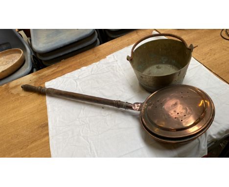  Sale Item:    BERRY PAN &amp; CHESTNUT WARMER (AF)   Vat Status:   No Vat   Buyers Premium:  This lot is subject to a Buyers
