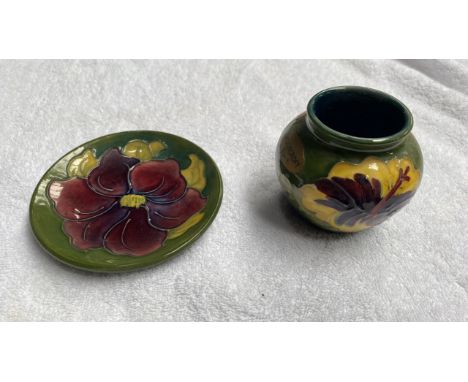  Sale Item:    2 PCS MOORCROFT WARE   Vat Status:   No Vat   Buyers Premium:  This lot is subject to a Buyers Premium of 17.5