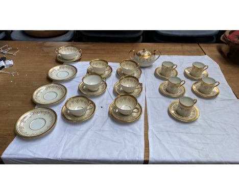  Sale Item:    28 PCE AYNSLEY GOLDEN DOWERY   Vat Status:   No Vat   Buyers Premium:  This lot is subject to a Buyers Premium