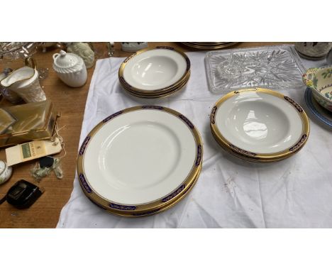  Sale Item:    18 PCE ROYAL WORCESTER SOVEREIGN DINNERWARE  Vat Status:   No Vat   Buyers Premium:  This lot is subject to a 