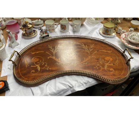  Sale Item:    INLAID KIDNEY SHAPED BRASS GALLERY TRAY  Vat Status:   No Vat   Buyers Premium:  This lot is subject to a Buye