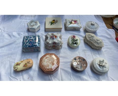  Sale Item:    BOX 12 LIDDED POTS (AF)   Vat Status:   No Vat   Buyers Premium:  This lot is subject to a Buyers Premium of 1