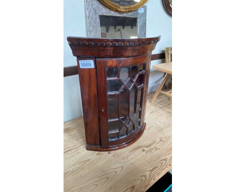  Sale Item:    SMALL MAHOGANY CORNER CABINET (AF)  Vat Status:   No Vat   Buyers Premium:  This lot is subject to a Buyers Pr