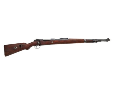 Repetierbüchse Mod.: Karabiner K 98k Hersteller: S/42 1936 (Fa. Mauser Oberndorf a.N.) Kal.: 8 x 57mm JS S.Nr.: 7923 l nnrgl.