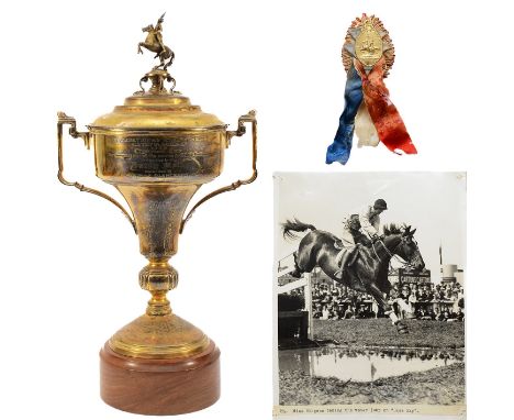 Of Daily Mail International Horse Show Jumping interest; a silver gilt presentation two handled trophy cup and cover, by Mapp