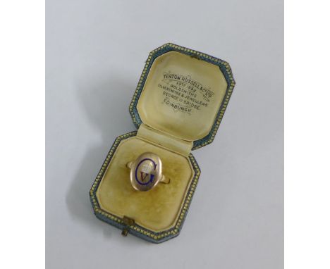 Gold and enamel George V ring, UK ring size U