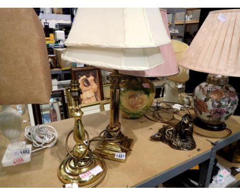 Two brass lamps with shades. All electrical items in this lot have been PAT tested for safety and have passed. This does not 