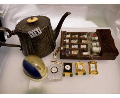 Mixed collectibles, including thimbles and clocks. UK P&amp;P Group 2 (£20+VAT for the first lot and £4+VAT for subsequent lo