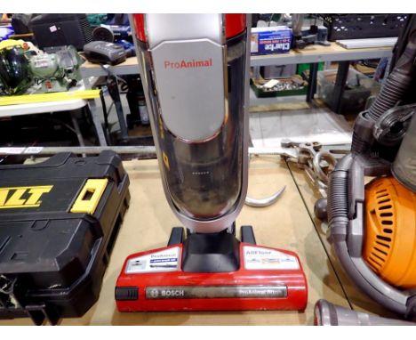 Bosch Athlet Pro Animal 25.2V cordless vacuum cleaner and charger. All electrical items in this lot have been PAT tested for 