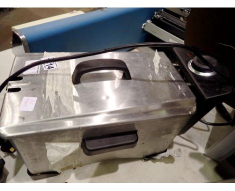 DSFPSII Tesco deep fat fryer. All electrical items in this lot have been PAT tested for safety and have passed. This does not