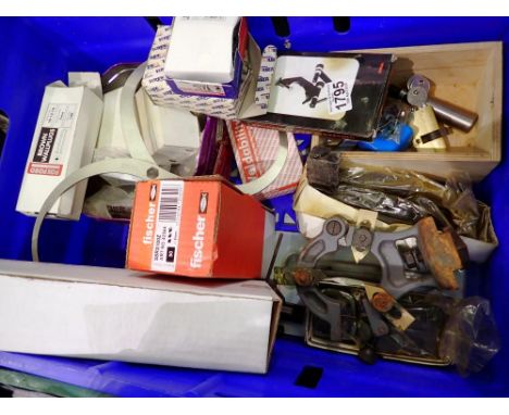 Box of mixed tools to include three point lathe steady. Not available for in-house P&amp;P 