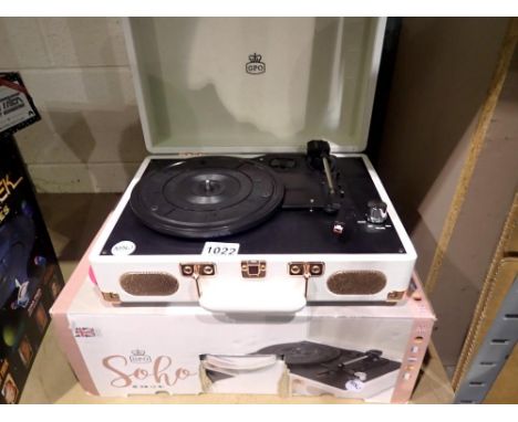 GPO Soho turntable with inbuilt stereo speakers, with power supply &amp; manual. Not available for in-house P&amp;P 