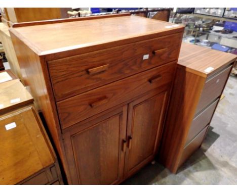 Oak tallboy with two drawers over two shelf cupboard, H: 128 cm, no visible cracks or chips, all drawers intact, doors open w