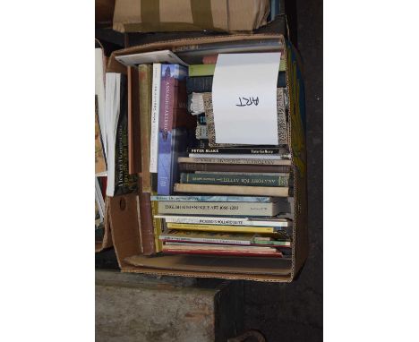 Quantity of art related books