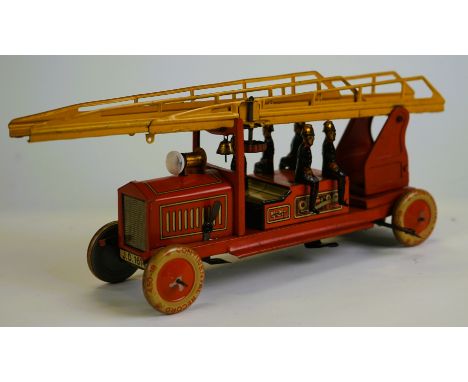 DISTLER Fire Engine Ladder Truck 30s - Made of tin. Good condition. 3.54 x 10.24 x 5.31 in.