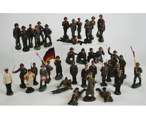 LINEOL - MADE IN GERMANY Army and navy of the German Democratic Republic  40s  - Made of composite material. Good condition. 