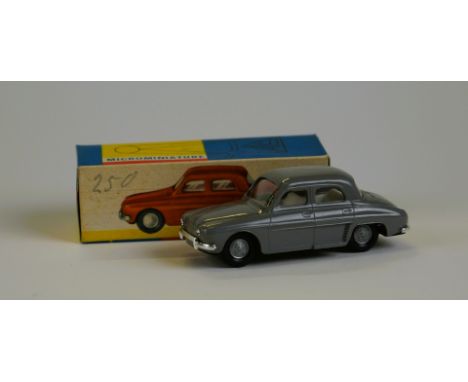POLITOYS - MADE IN ITALY Dauphine Alfa Romeo #30  60s  - Scale 1:41 Original packaging. Good condition.