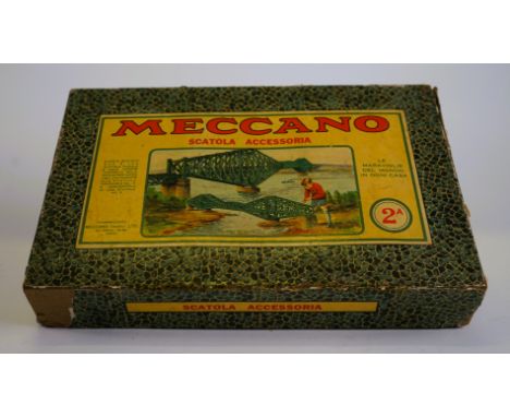 MECCANO Box #2A  30s  - With instruction manual. Original box. Good condition.