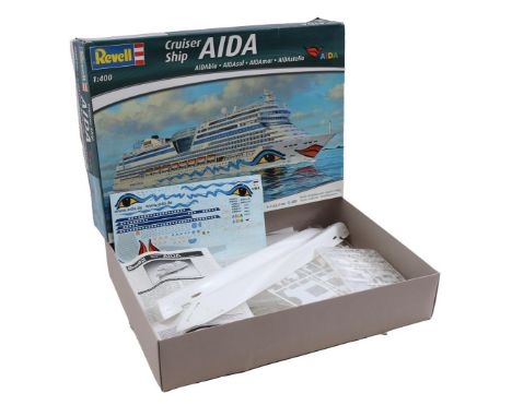 Revell scale model Cruisership Aida, scale 1:400, box 60x42 cm