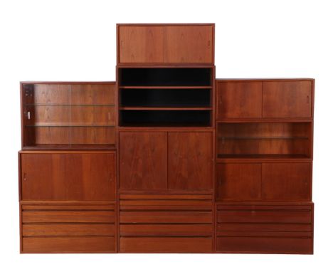Poul Cadovius (1911-2011)Teak veneer wall system consisting of 2x 3-drawer cabinet modules, 1x 4-drawer cabinet module, 8 cab