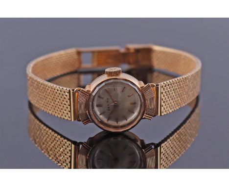Zenith Swiss ladies wristwatch, hand wound, in a gold case on a gold strap, case numbered 171229, case size is 14 mm, total g