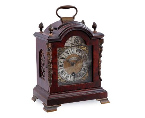 Table clock in burl veneer case with brass ornaments, 23 cm high