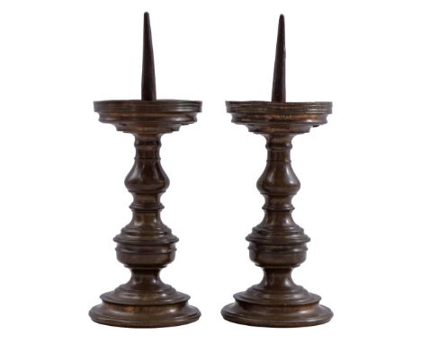 2 bronze pen candlesticks, Nuremberg 16th century, 33 cm high