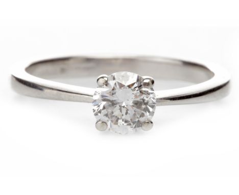 DIAMOND SOLITAIRE RINGwith a four claw set round brilliant cut diamonds of approximately 0.55 carats, marked 375, size L-M, 2