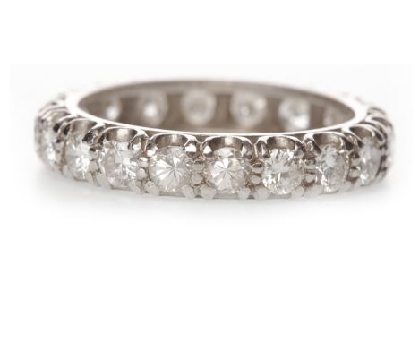 DIAMOND ETERNITY RINGset with round brilliant cut diamonds totalling approximately 1.00 carat, unmarked, size J-K, 3.5g