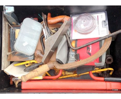 A box of mixed workshop tools to inc. Electricians tool belt, marples plane, carving tools and jacks