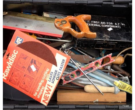 A box of mixed workshop tools to inc. Several new Carbide cutting discs and masonary drill bits.