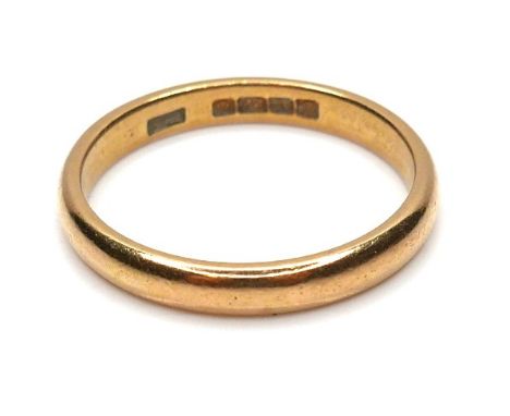 A 22ct gold wedding band ring, 3mm wide, size Q/R, 4.7g. 