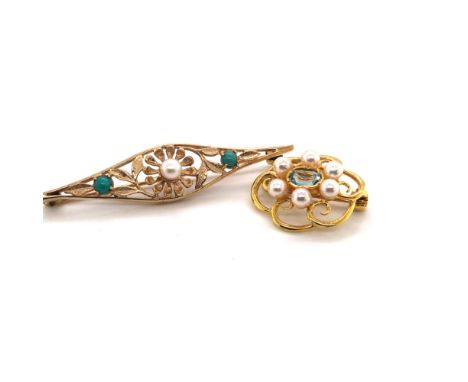 A 9ct HALLMARKED GOLD AQUAMARINE AND PEARL CLUSTER BROOCH, TOGETHER WITH A 9ct HALLMARKED GOLD TURQUOISE AND PEARL FOLIATE BA