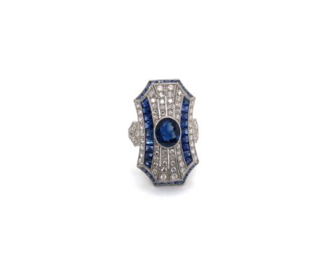 A SAPPHIRE AND DIAMOND COCKTAIL RING. UNHALLMARKED, STAMPED PLAT, ASSESSED AS PLATINUM. 