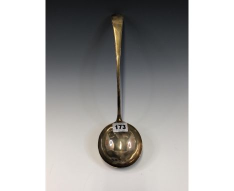 A GEORGE III SILVER OLD ENGLISH PATTERN SOUP LADLE BY GEORGE SMITH AND WILLIAM FEARN, LONDON 1810. WEIGHT 137g