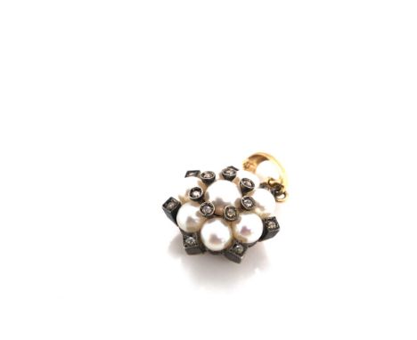 AN ANTIQUE PEARL AND OLD CUT DIAMOND CLUSTER PENDANT, IN 9ct GOLD AND SILVER OVERLAY, THE LATER ADDED BAIL STAMPED 375 ASSESS