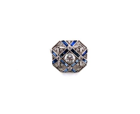 A HALLMARKED 18ct WHITE GOLD SAPPHIRE AND DIAMOND ART DECO STYLE PANEL RING,  FINGER SIZE L 1/2. WEIGHT 7.26grms.