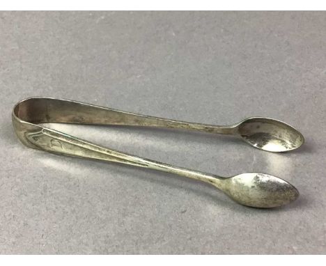 PAIR OF PLATED SALAD SERVERS AND OTHERS Including preserve spoons, butter knives, tea strainer, sauce ladle, thimble