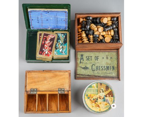 A Collector's lot to include: small vintage boxed "set of Chessmen", inlaid stamp box with fitted interior; lacquered box wit