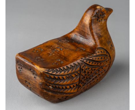 An antique Scandinavian carved treen snuff box in the form of a duck, incised decoration, approx 11 cm long  In good conditio
