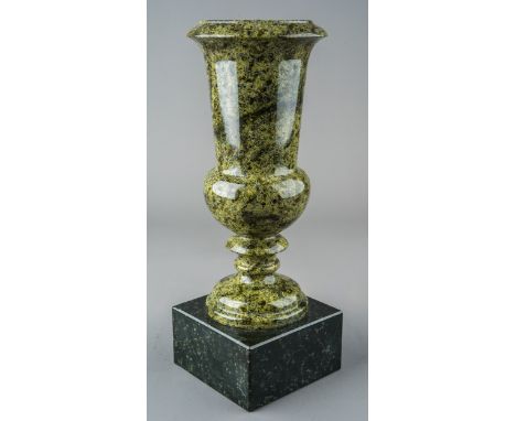 A 19th Century Grand Tour urn vase, serpentine marble (or Russian porphyry), approx 26cm high  