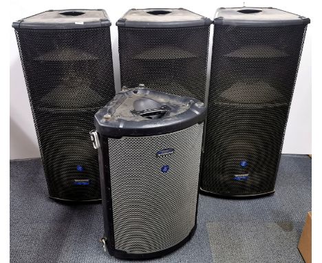 Three large Mackie Active SR1530Z music speakers, H. 112cm, together with a Mackie S408 speaker.