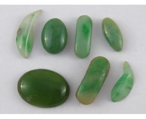 A mixed lot of jade beads etc.
