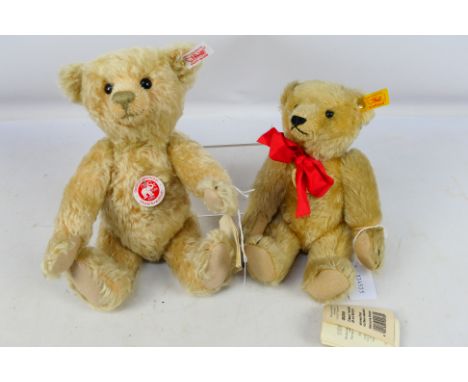 Steiff - 2 x unboxed Steiff Teddy Bears, a limited edition 2004 Trademark celebration bear which is 28 cm tall with certifica